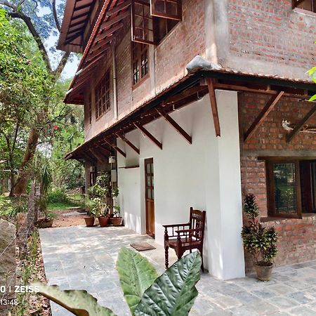 Isai Ambalam Guest House ปอนดิเชอรี ภายนอก รูปภาพ