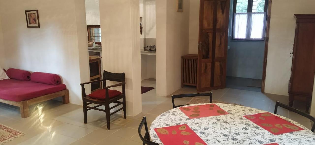 Isai Ambalam Guest House ปอนดิเชอรี ภายนอก รูปภาพ