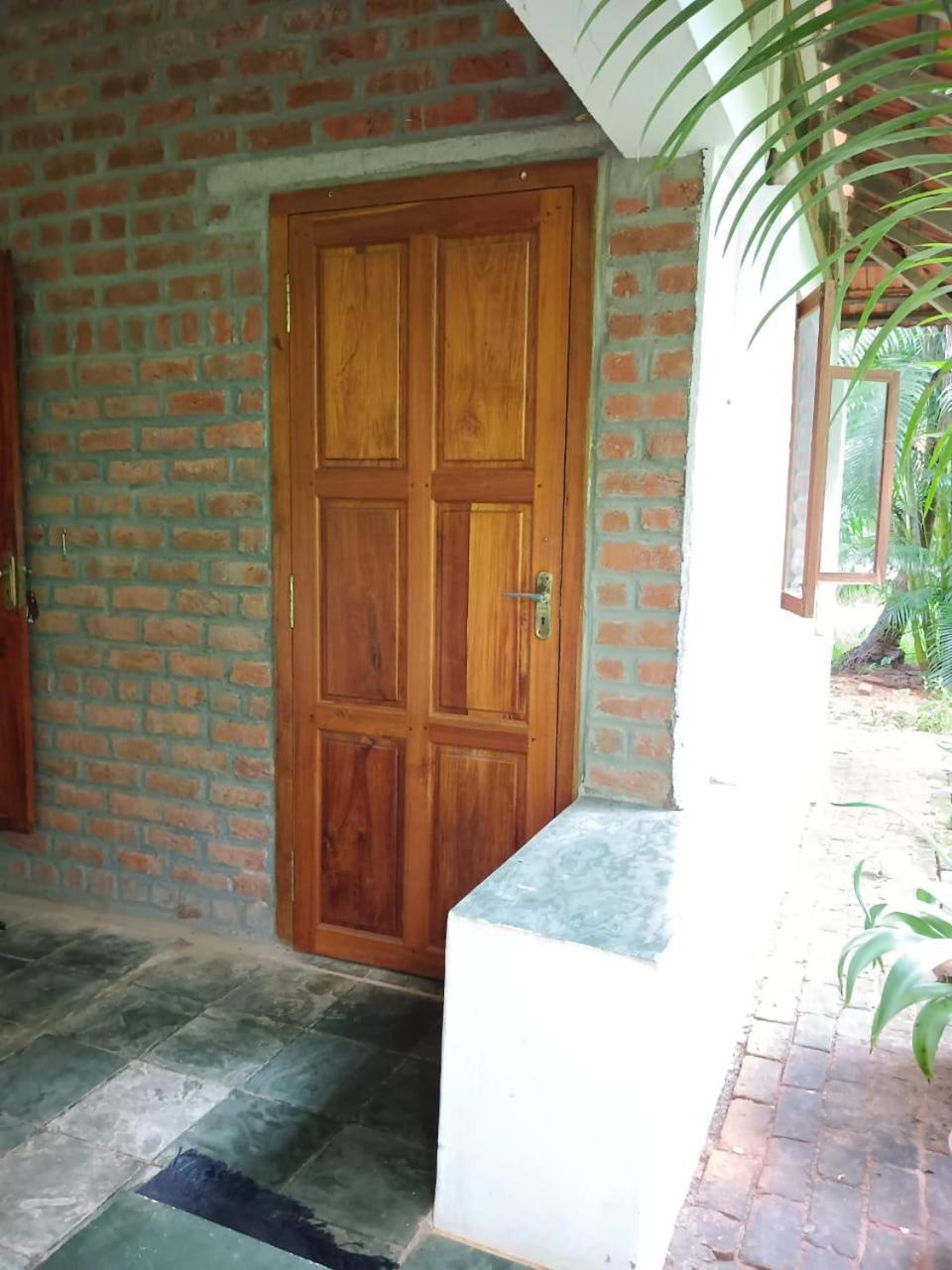 Isai Ambalam Guest House ปอนดิเชอรี ภายนอก รูปภาพ