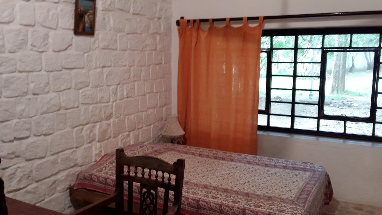 Isai Ambalam Guest House ปอนดิเชอรี ภายนอก รูปภาพ