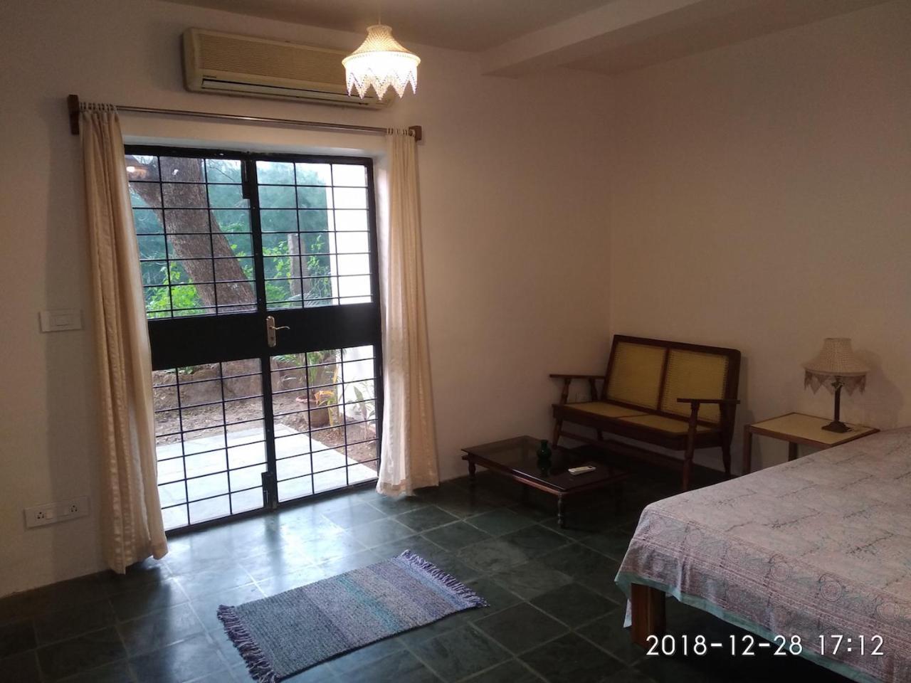 Isai Ambalam Guest House ปอนดิเชอรี ภายนอก รูปภาพ