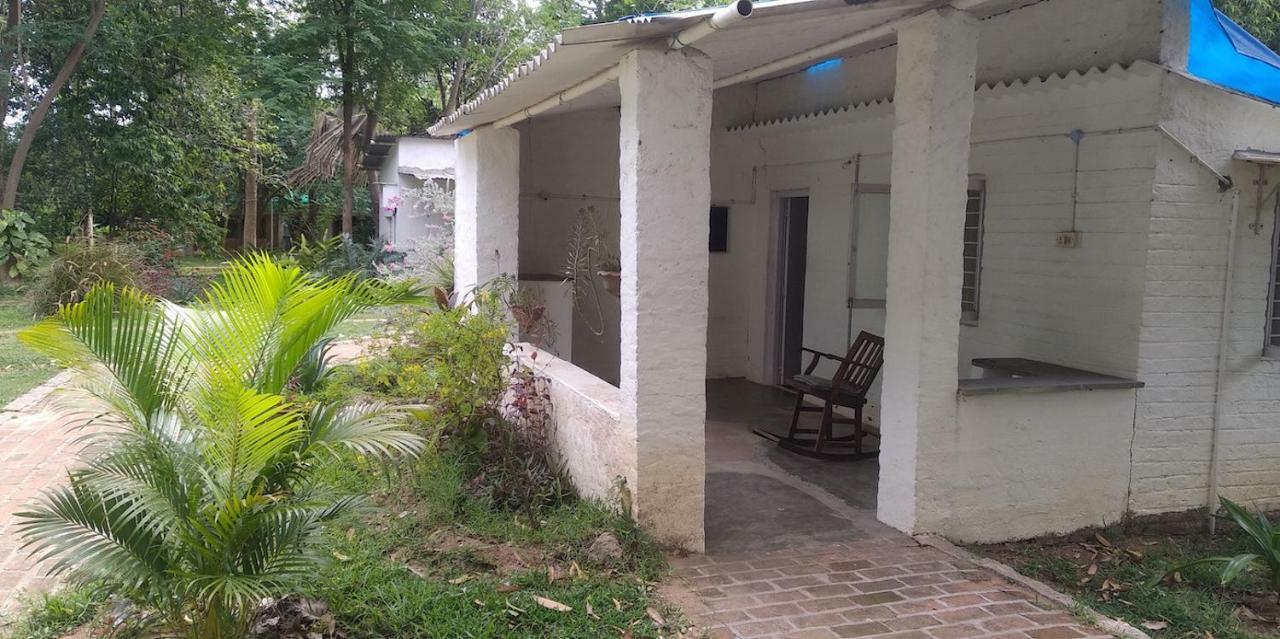 Isai Ambalam Guest House ปอนดิเชอรี ภายนอก รูปภาพ